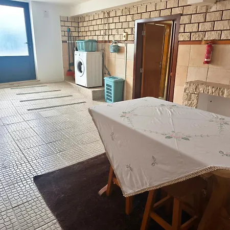 Manelmar O Refugio * Nazaré